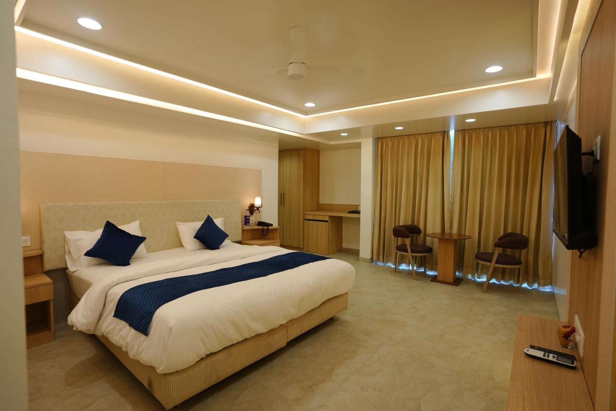 Hotel 6 Seasons, Koregoan Park, Púna Exteriér fotografie